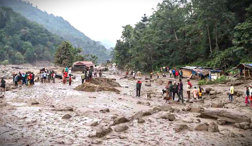 बाढीपहिरो परी दुई सय ३३ जनाको मृत्यु, २२ बेपत्ता