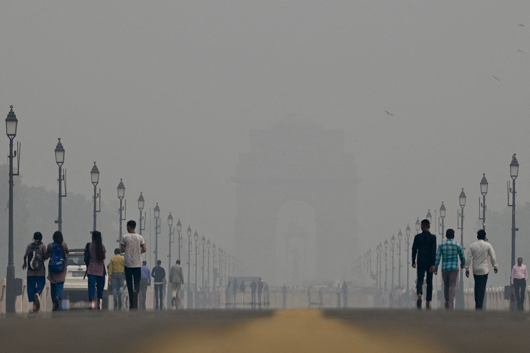 विषाक्त धुवाँले नयाँदिल्लीका तीन करोड बासिन्दाको जीवन कष्टपूर्ण, विद्यालय बन्द