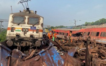 भारतको उडिसामा रेल दुर्घटना : कम्तीमा पनि २३३ जनाको मृत्यु