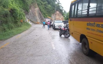 ट्रकले ठक्कर दिंदा दुईजना विद्यार्थीको मृत्यु