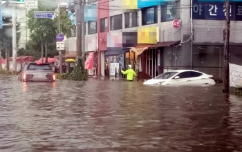 दक्षिण कोरियामा भीषण बाढी, ३३ जनाको मृत्यु