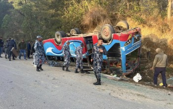 दाङमा बस दुर्घटना हुँदा २० भन्दा बढी यात्रु घाइते