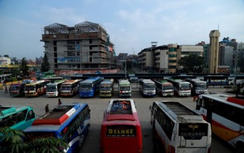 दुई महिना लामो निषेधाज्ञापछि खुलेको  ‘नयाँबसपार्क’ सुनसान 