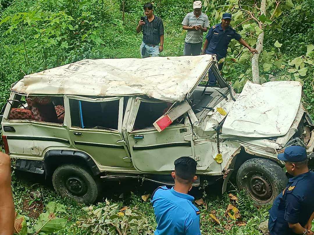 बोलेरो पल्टिदा ११ जना घाइते