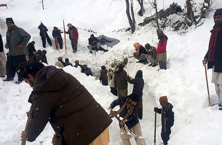 पाकिस्तानमा भारी वर्षा र हिमपातमा परी ४१ को मृत्यु, सयौँ विस्थापित