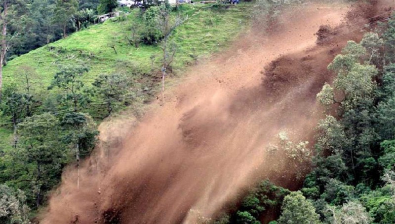 कास्कीमा पहिरोमा परेर दुई बालबालिकाको मृत्यु, एक घाइते