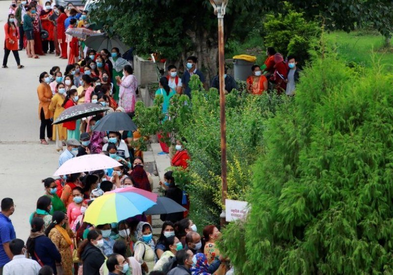 कोभिड-१९ खोप वितरणमा देखिएका व्यवस्थापन कमजोरीलाई कसरी हल गर्न सकिन्छ ?