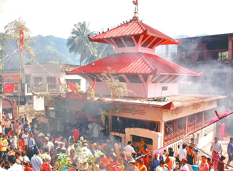 आज दशैँको महाअष्टमी, देशभरका शक्तिपीठमा बिहानैदेखि भक्तजनको घुइँचो