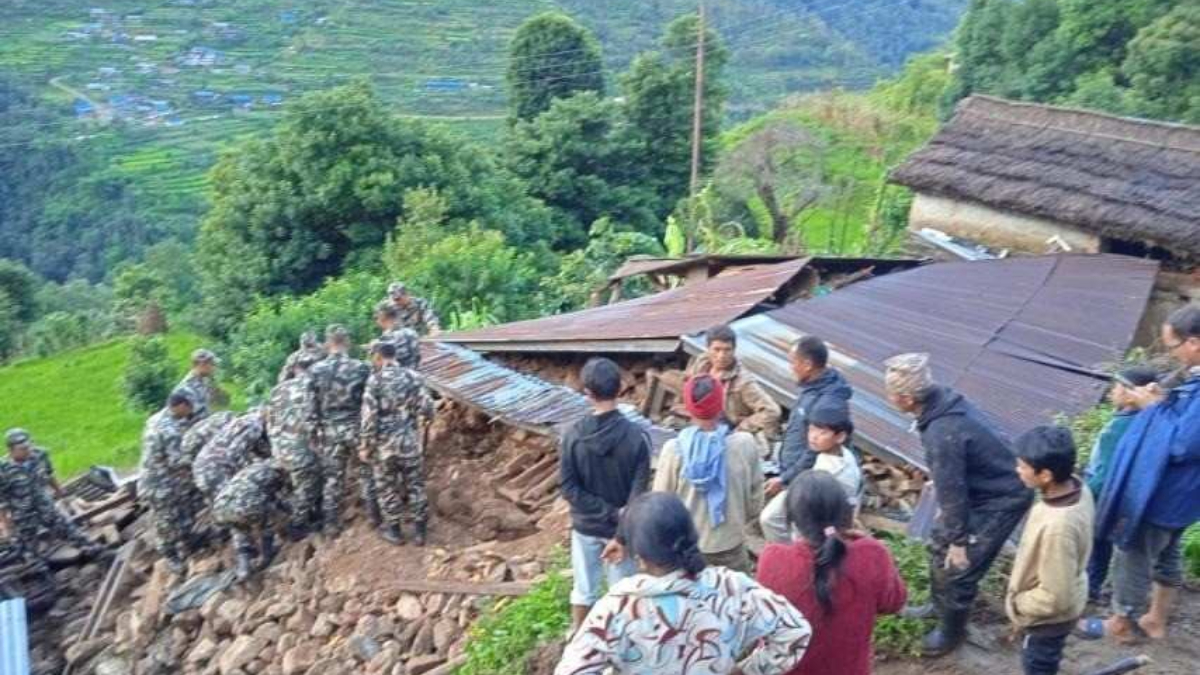   बिहान गएको  पहिरोमा  ४ जना अझै बेपत्ता, ५९ परिवार विस्थापित